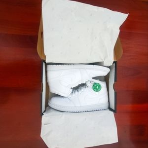 Men’s Air Jordan 1 Mid Never Worn!!